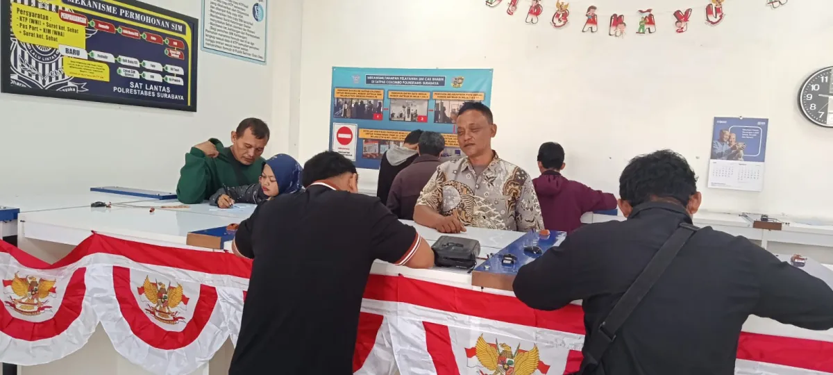 Satpas SIM Colombo Surabaya Perkuat Pelayanan Prima, Warga Diberikan Pendampingan Pengurusan SIM