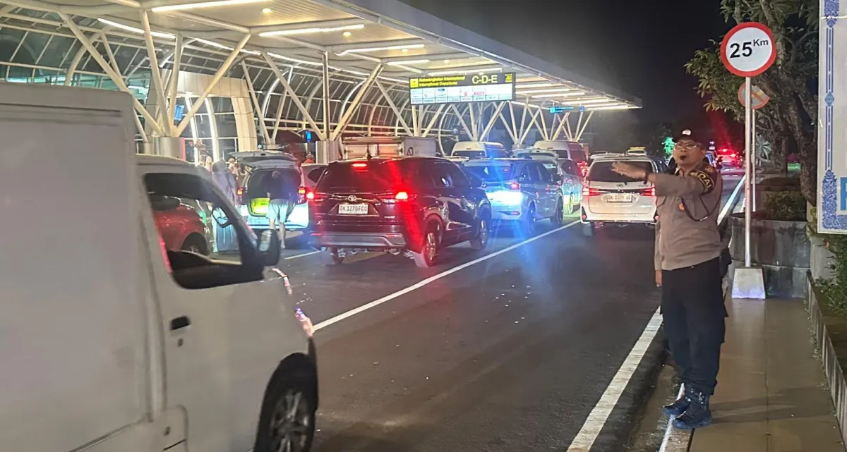 Arus Kendaraan Meningkat, Polres Bandara Optimalkan Pengaturan di Terminal Internasional
