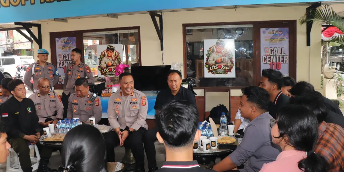 Ngopi Kamtibmas Polresta Denpasar Bersama BEM Tiga Universitas Jaga Kondusivitas Keamanan