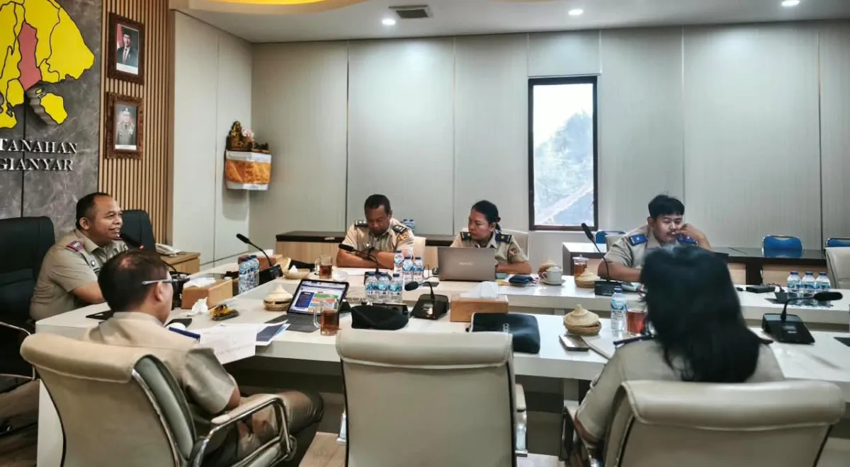 Rapat Bahas Permasalahan LC di Kelurahan Bitera, BPN Gianyar Telaah Data Pertanahan