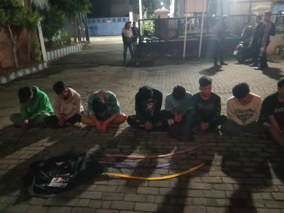Polisi Gagalkan Rencana Tawuran Dua Kelompok di Jalan Kedung Cowek, 11 Remaja Diamankan