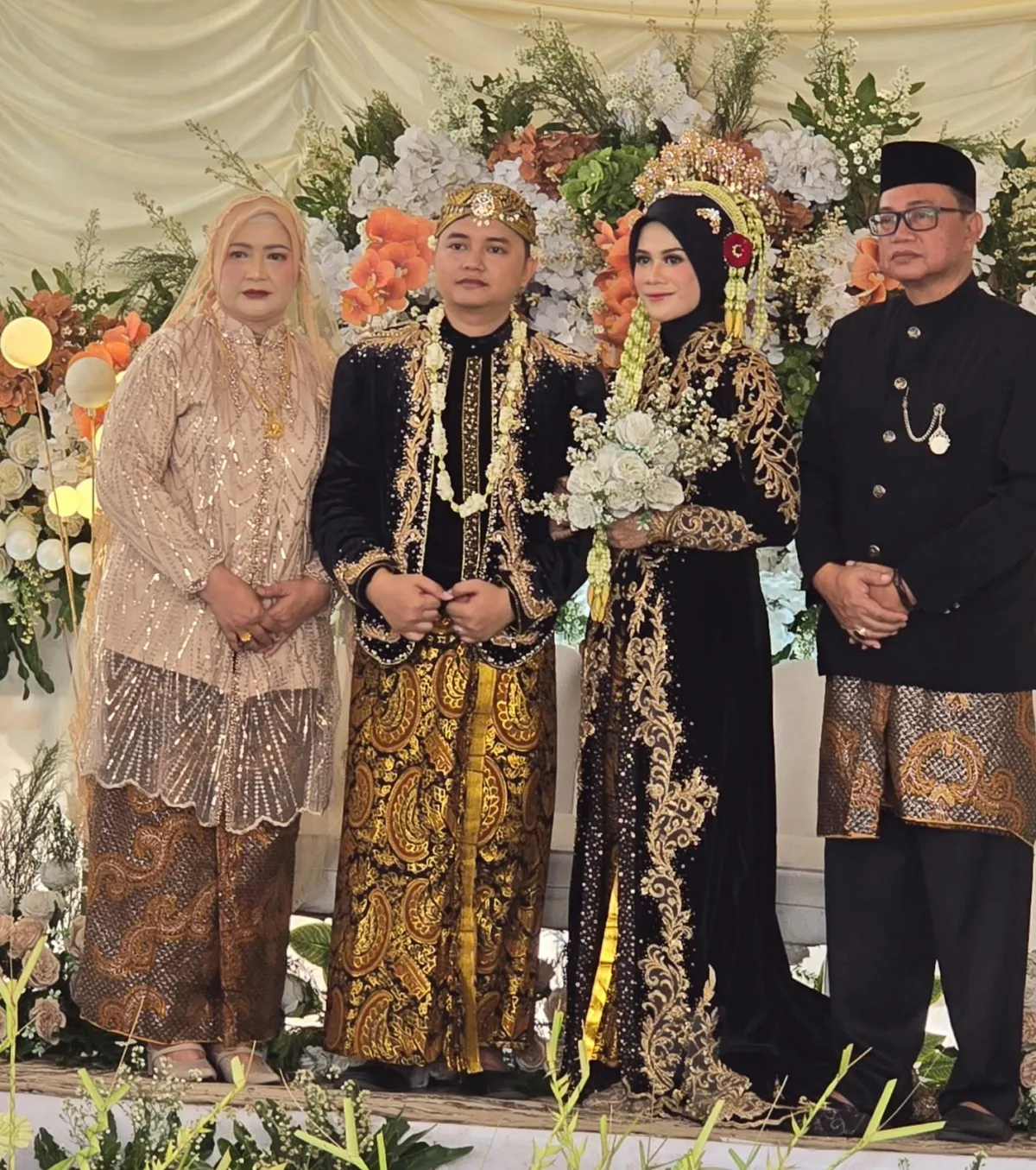 Agung Dharmawan dan Nurlaila Aprilia Sutrisna Gelar Resepsi Pernikahan Dengan Adat Jawa Yang Penuh Hikmat dan Bahagia