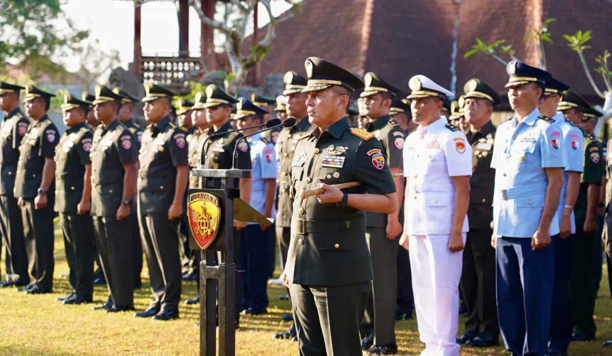 Hormati Jasa Pahlawan dan Veteran, Kodam IX/Udayana Gelar Ziarah Rombongan dan Anjangsana ke Veteran PKRI