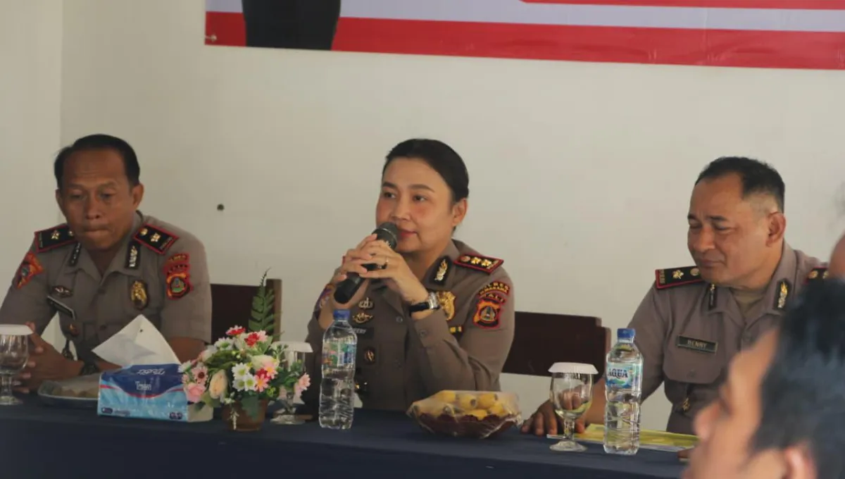 Kapolres Jembrana Perkuat Pelayanan Humanis dan Responsif Saat Kunjungi Polsek Mendoyo dan Pekutatan