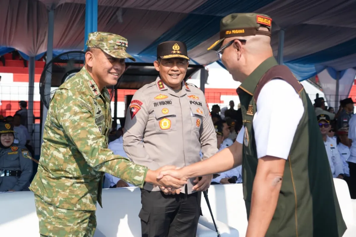 Pangdam IV/Diponegoro Hadiri Apel Akbar Satlinmas se-Jawa Tengah