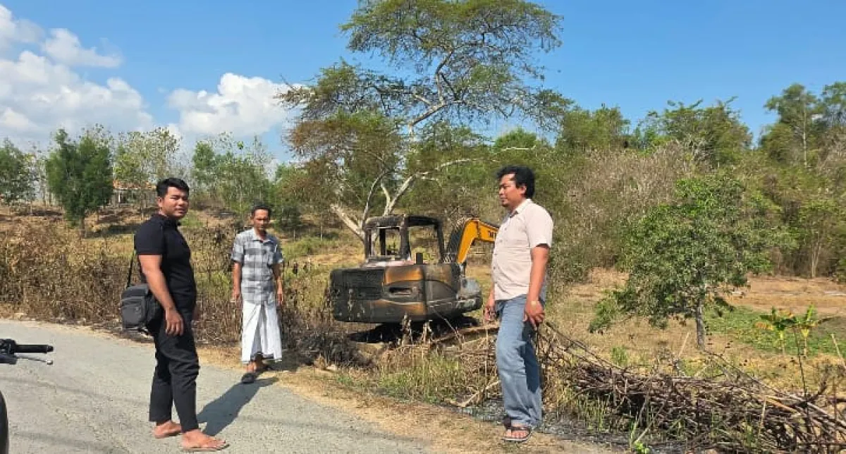 Polres Sampang Klarifikasi Video Viral Ekskavator Terbakar di Robatal, Murni Ketidaksengajaan