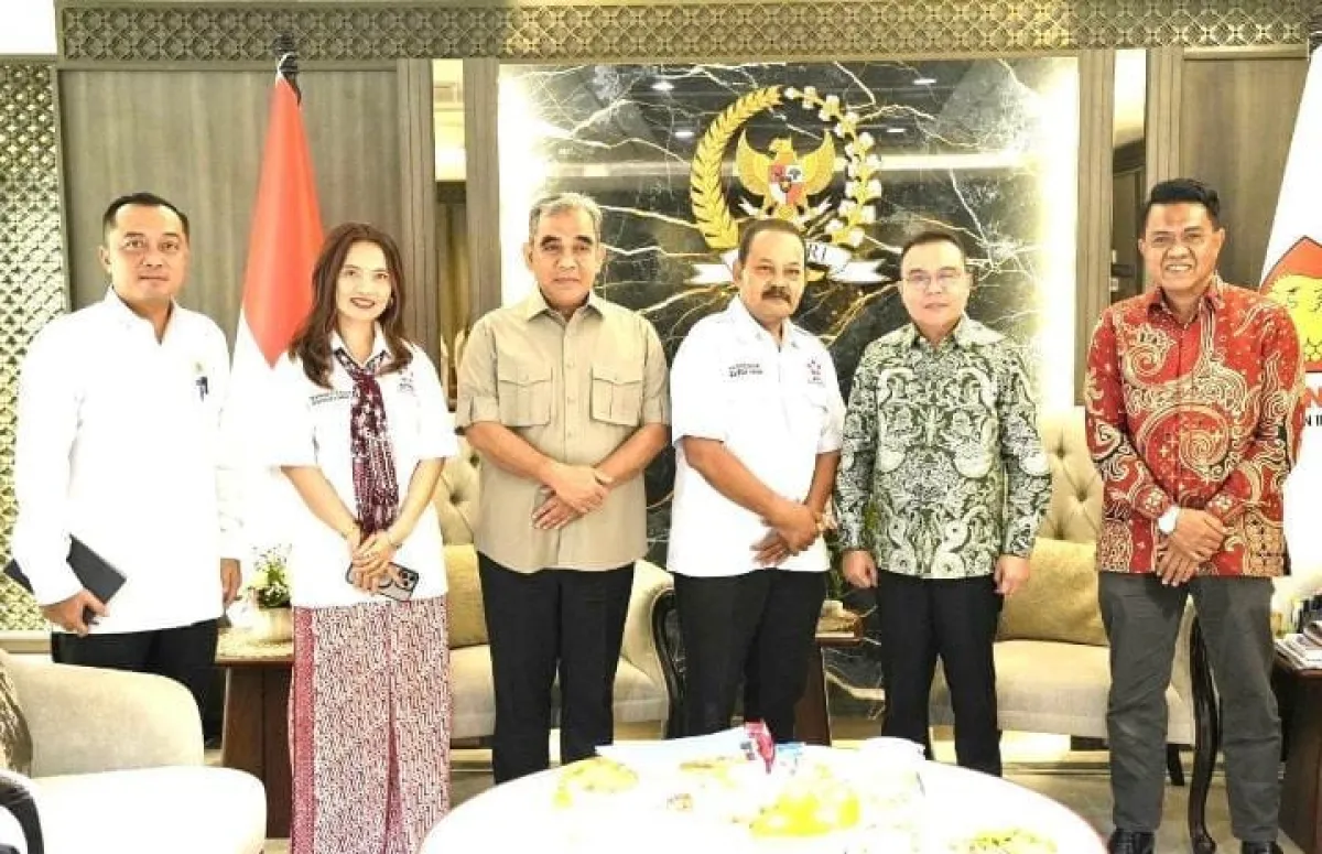 Dasco Restui Logo APKLI Merah Putih, Dukungan Senayan Jadi Energi Baru bagi UMKM dan Pedagang Kaki Lima