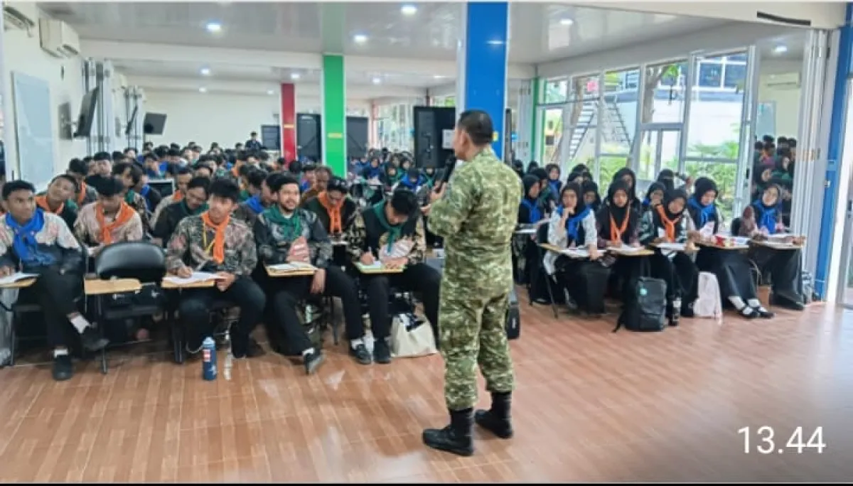 Cegah Narkoba dan Tawuran, Babinsa Koramil 01/Tgr Bekali 250 Mahasiswa Baru Institut Daarul Quran