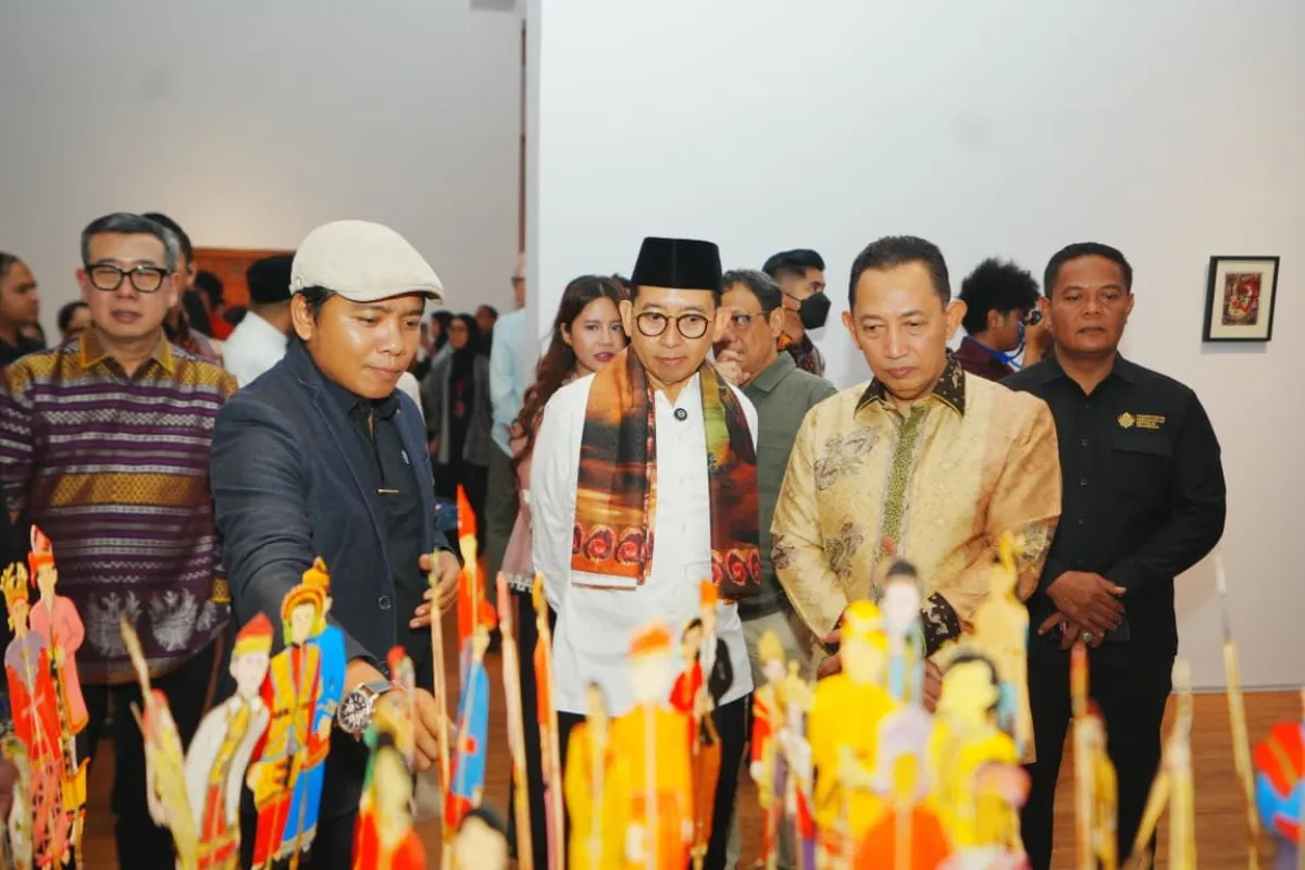 Kapolri Hadiri Pembukaan Pameran Nasirun “Bersimpuh di Kaki Para Guru” di Galeri Nasional Indonesia*