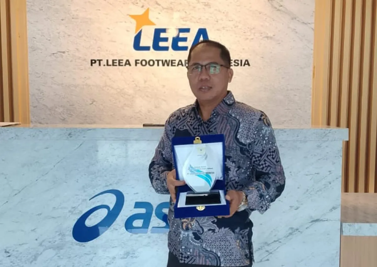 PT LEEA Footwear Indonesia Raih Penghargaan Kawasan Berikat Penyumbang Devisa Ekspor Terbesar