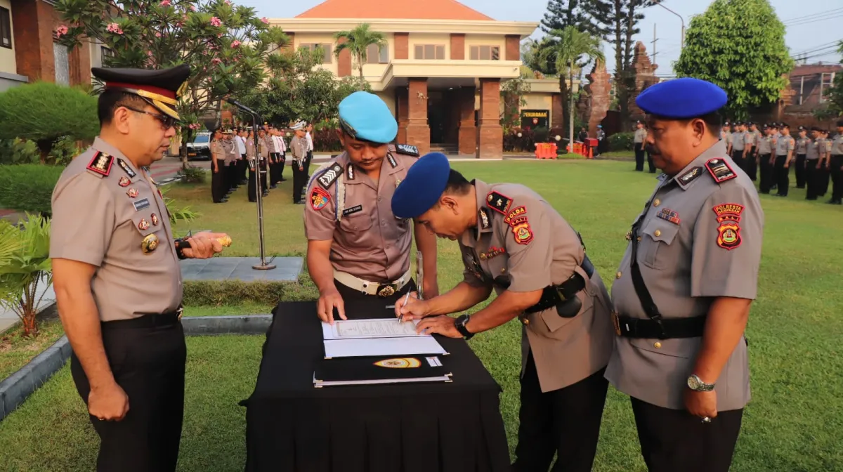Kapolresta Denpasar Pimpin Sertijab Kasat Polairud dan Kasat Pamobvit, Tekankan Profesionalisme dan Amanah Jabatan