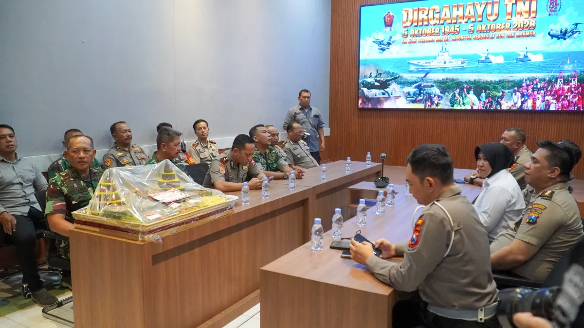 Polrestabes Surabaya Beri Kejutan Kodim 0830 di HUT ke-81 TNI, Perkuat Soliditas TNI-Polri