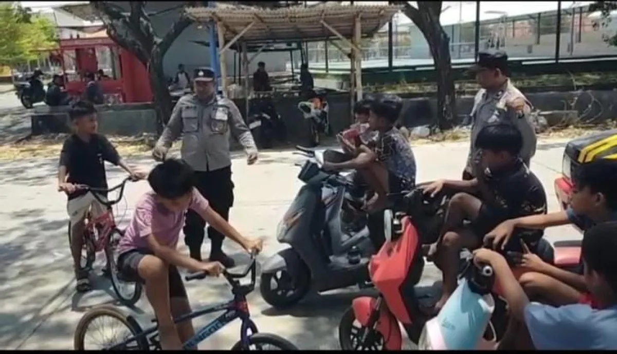 Polsek Sampang Kota memberi himbauan Balap Liar Sepeda Anak di Taman Wiyata Bahari