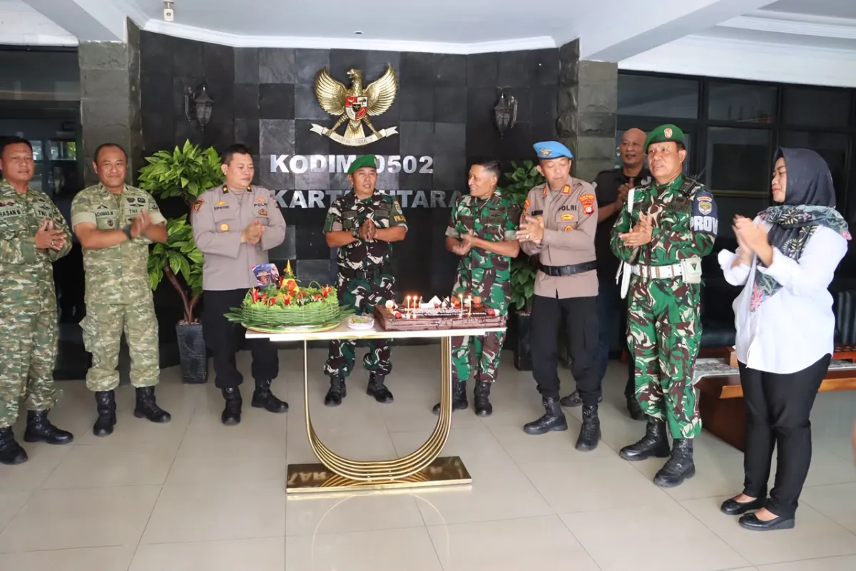 Semarak HUT ke-81 TNI, Polres Pelabuhan Tanjung Priok Perkuat Sinergitas TNI-Polri