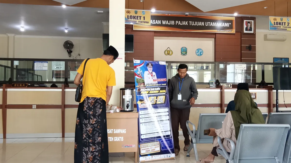 Layanan Polantas Menyapa: KB Samsat Polres Sampang Sediakan Kopi dan Teh Gratis Setiap Selasa dan Jumat