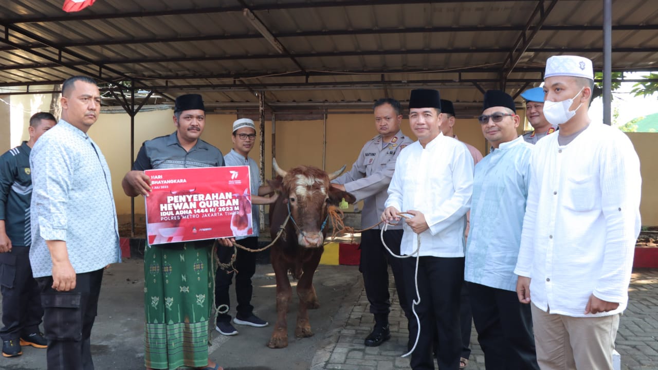 Idul Adha 1444 Hijriyah, Polres Metro Jakarta Timur Laksanakan Penyembelihan Hewan Kurban